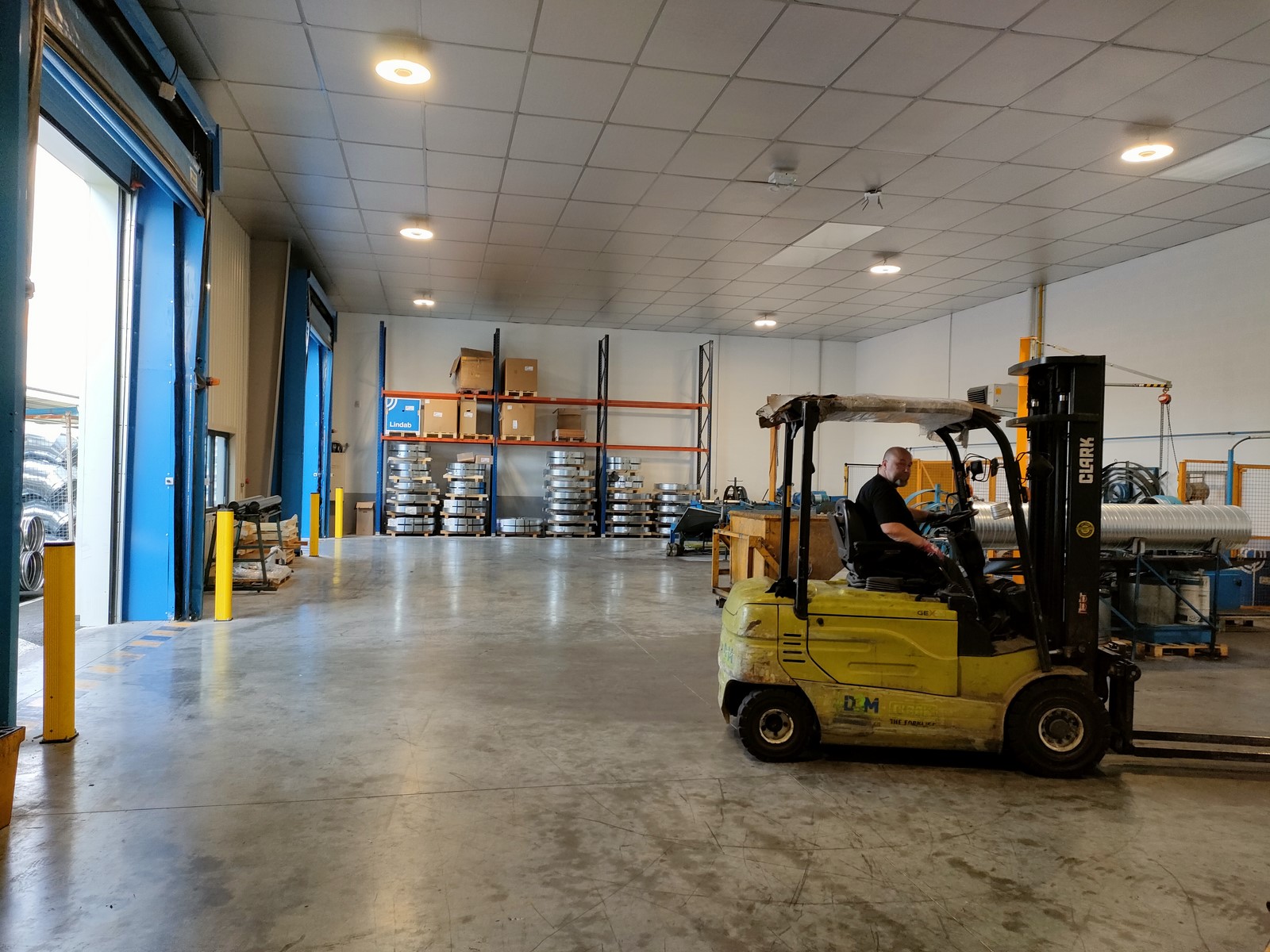 Stockage usine Lindab par Première Avenue Signatures